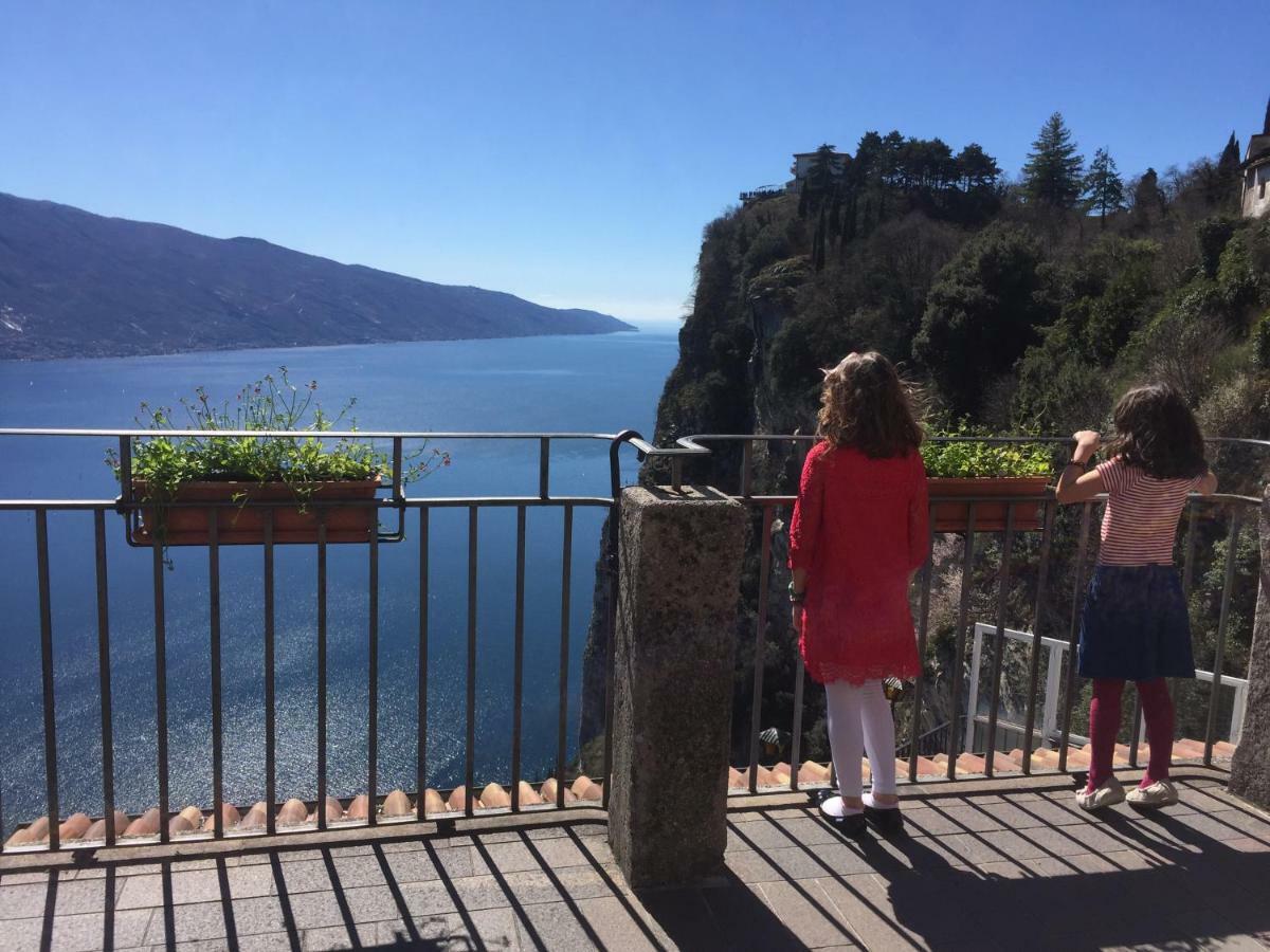 Casa Roby Lägenhet Tremosine Exteriör bild