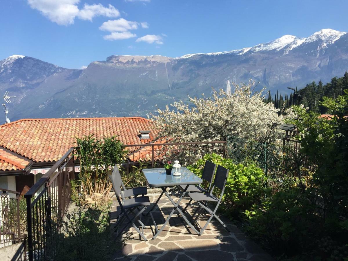 Casa Roby Lägenhet Tremosine Exteriör bild